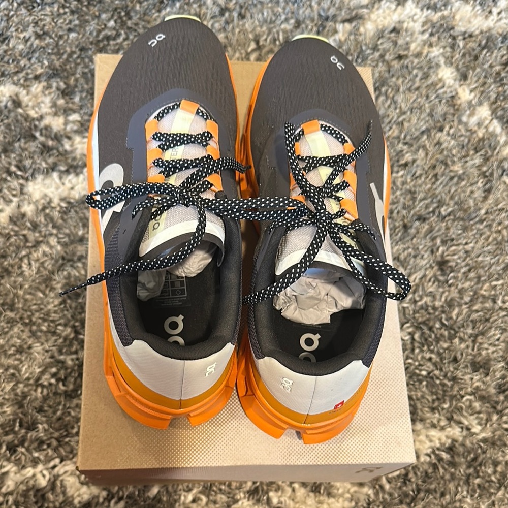 On Running Men’s Gray and Orange Sneakers
BRAND NEW NEVER WORN
